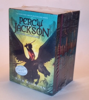 Percy Jackson and The Olympians - 5 Volume Box Set with Bonus Poster (Softcover)